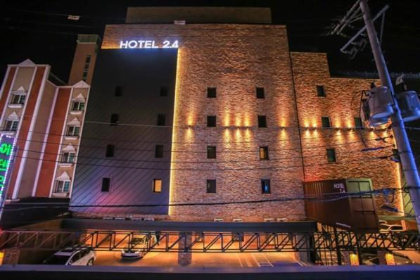 Hotel 2.4 Seoel Buitenkant foto