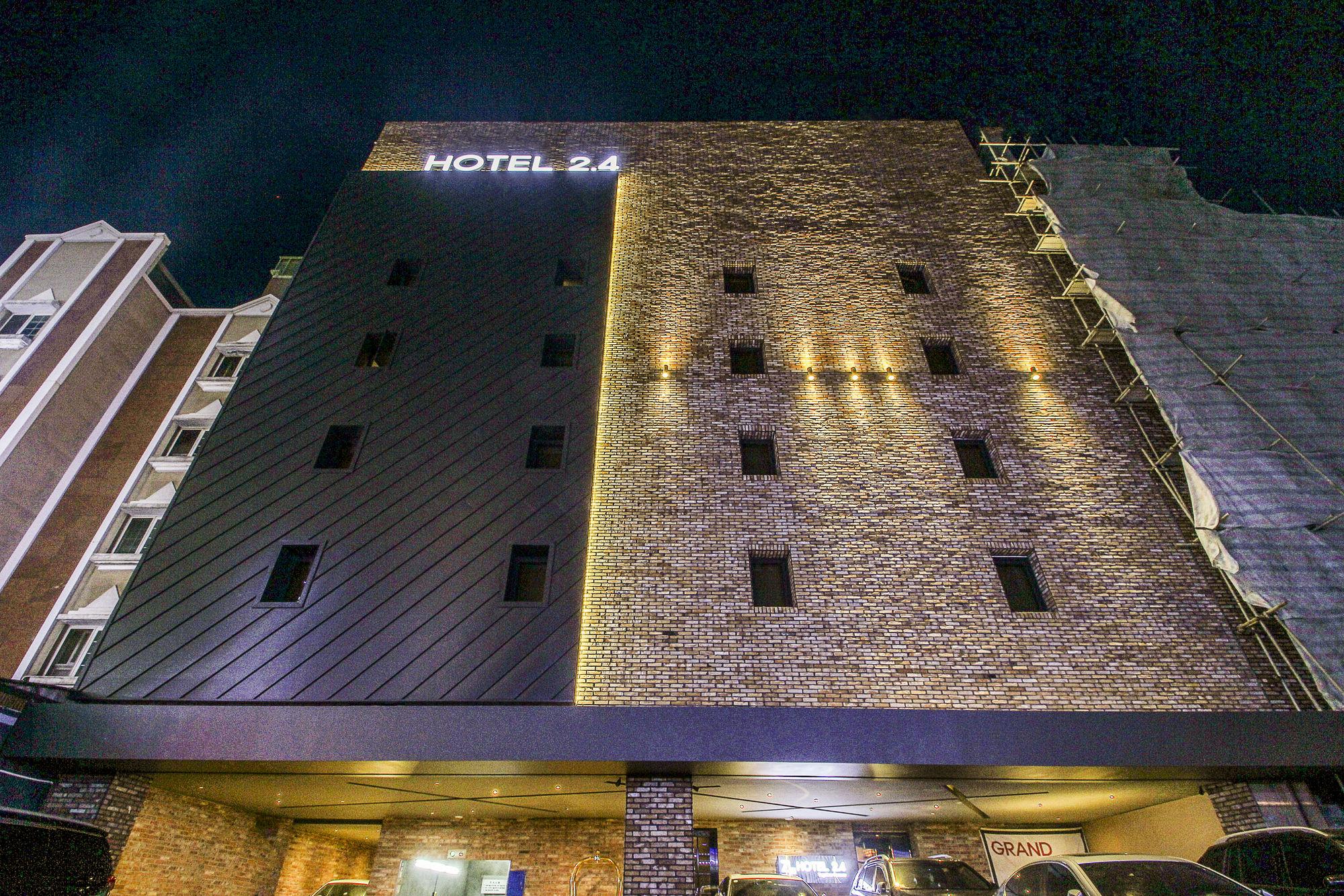 Hotel 2.4 Seoel Buitenkant foto